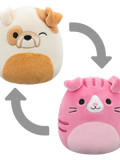 Плюшена играчка Squishmallows 2 в 1, шотландската котка Жералдин/ булдогът Брок, 13 см