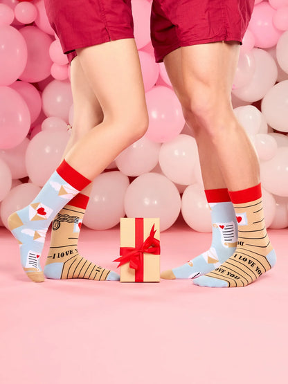 regular-socks-love-mail-14/14aef23ca7ca3d7fcebb45533ce77c342477091a