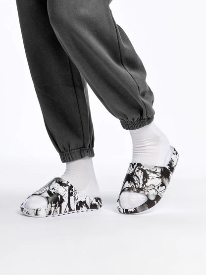 chunky-slides-black-white-stains-17/17da5ece6a46e9fc89ea1d4fdc142adb8e96541f