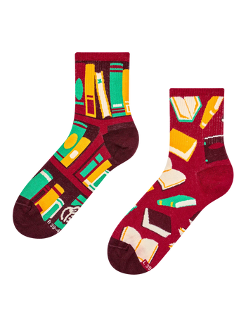 Весели дълги чорапи Отворена книга