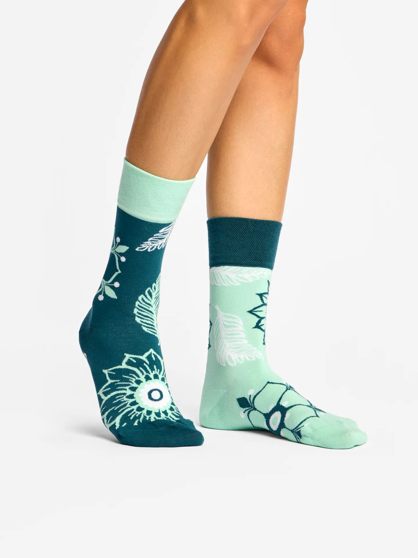 regular-socks-mandala-leaves-57/575049d234edb38a8d5bf947e580153cb207f0ab