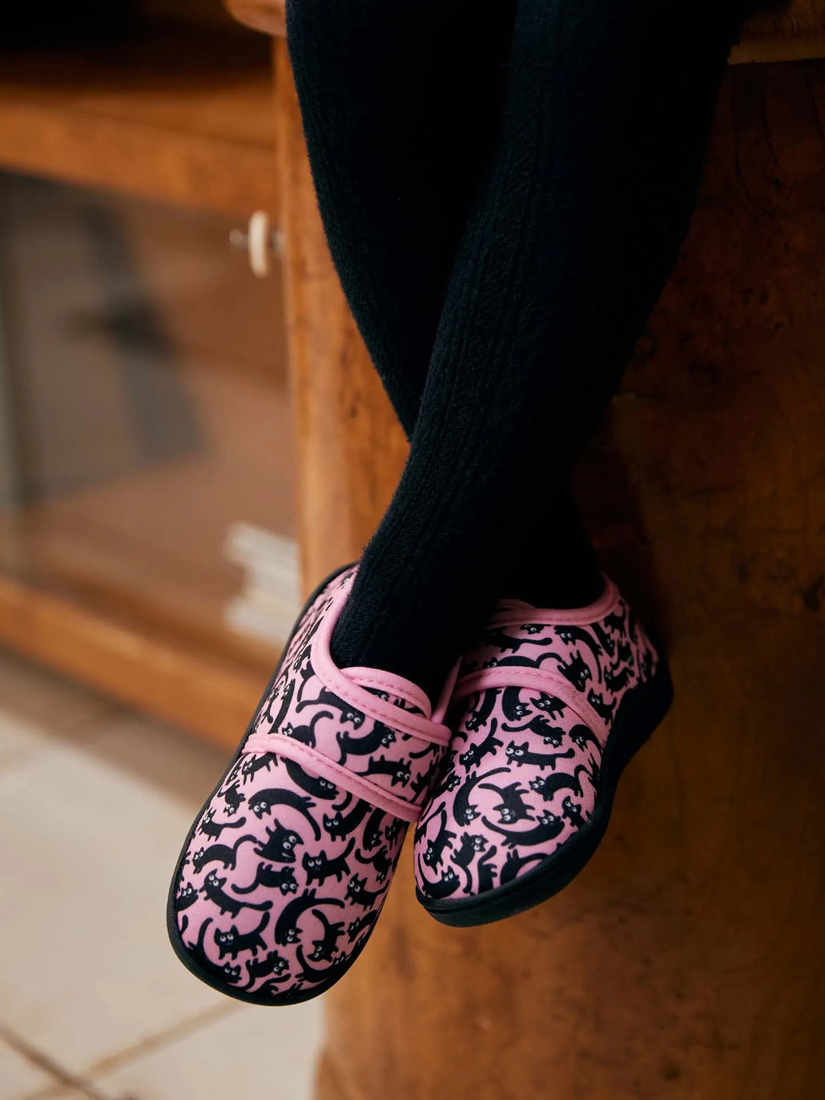 kids-velcro-slippers-pink-cats-73/73e4da5e2bc7cadffc59f3e37ba6c4882095c252