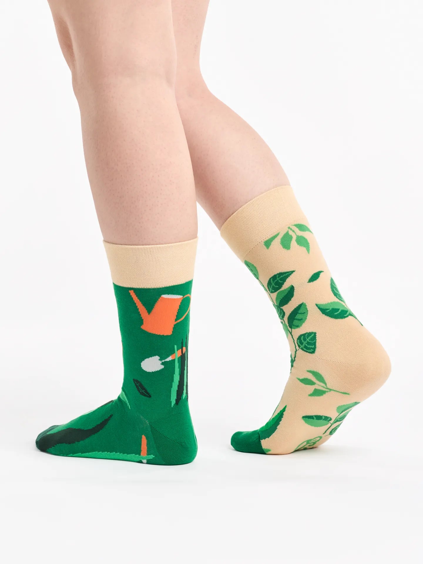 regular-socks-in-the-garden-7d/7d3514e41b4da6a8d3d2dc3774b997b7b94773e6
