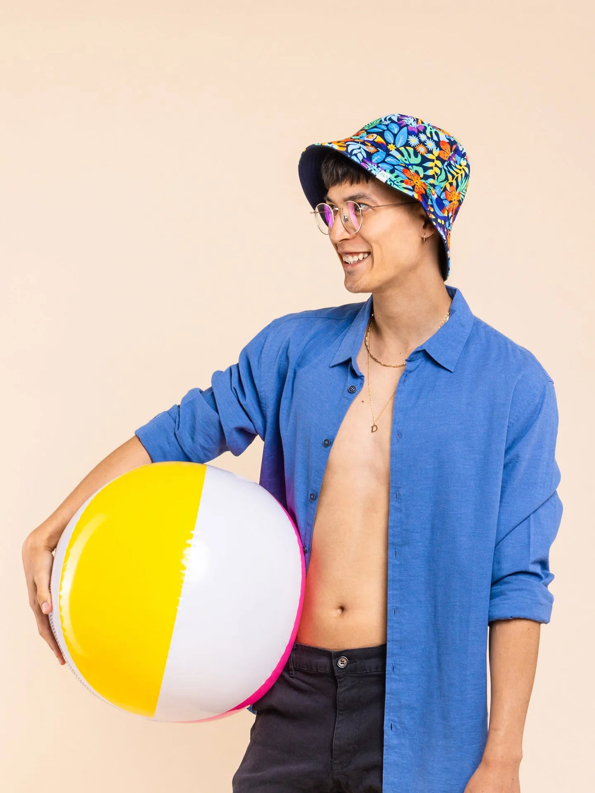 bucket-hat-toucan-in-the-jungle-7e/7e6d71cf1c13549541c242fa2f0cb9a90c347c25