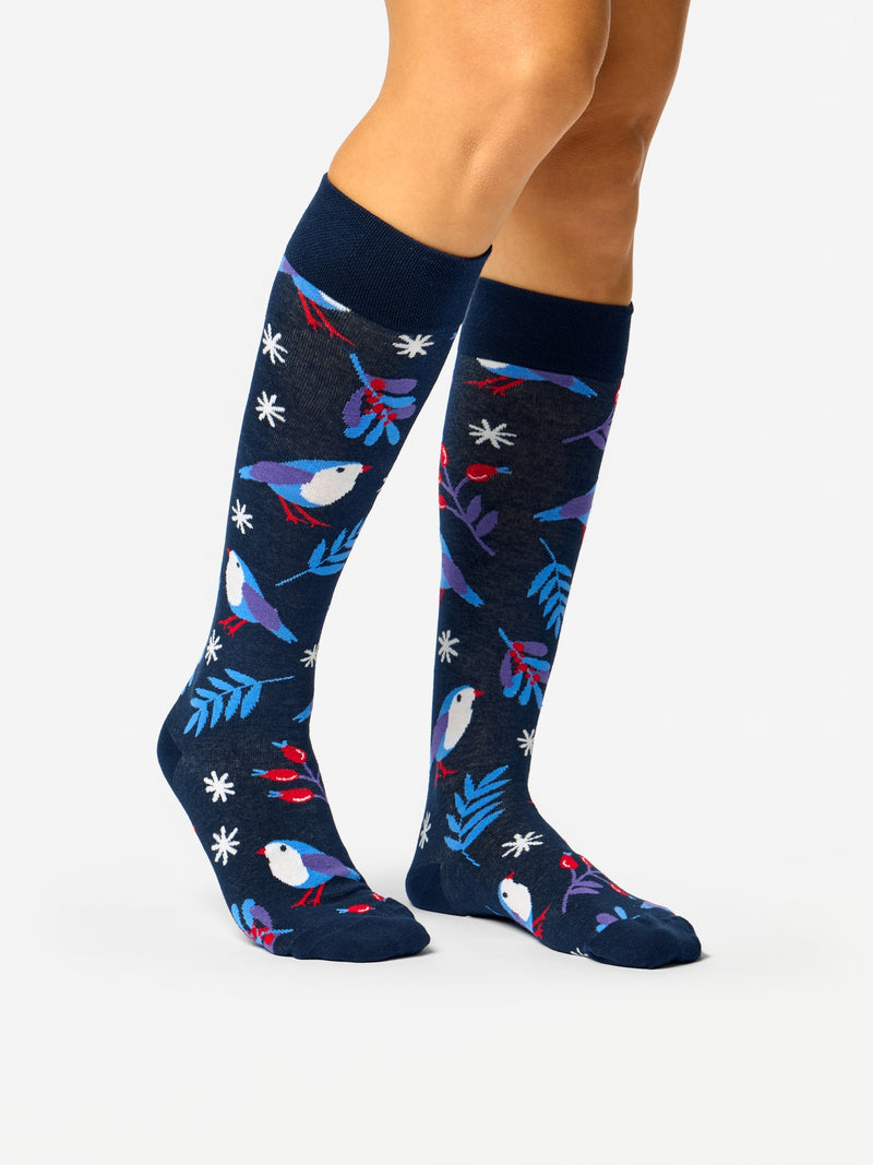 knee-high-socks-bird-in-winter-83/837b14b36c1ee49b2f0752ef7cd5f394e58d103d
