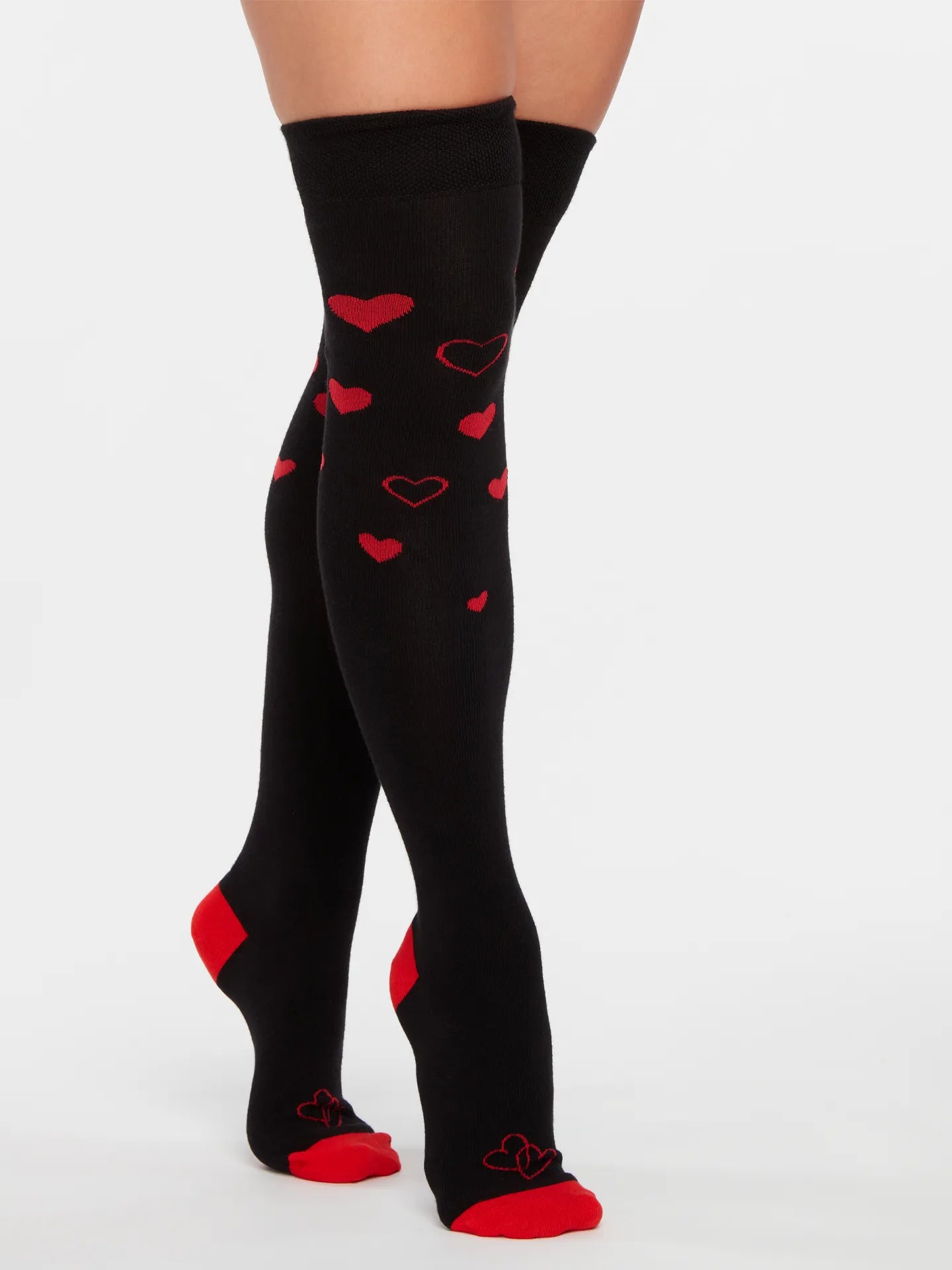 over-the-knee-socks-love-hearts-8e/8e8d34c24dae0de396e3dc1c3f81c15301021b66